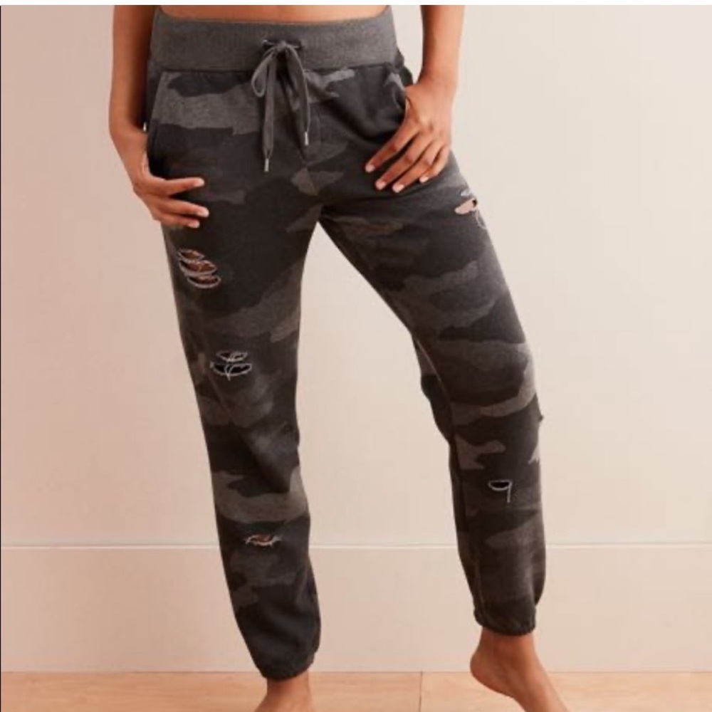 Aerie camo Joggers